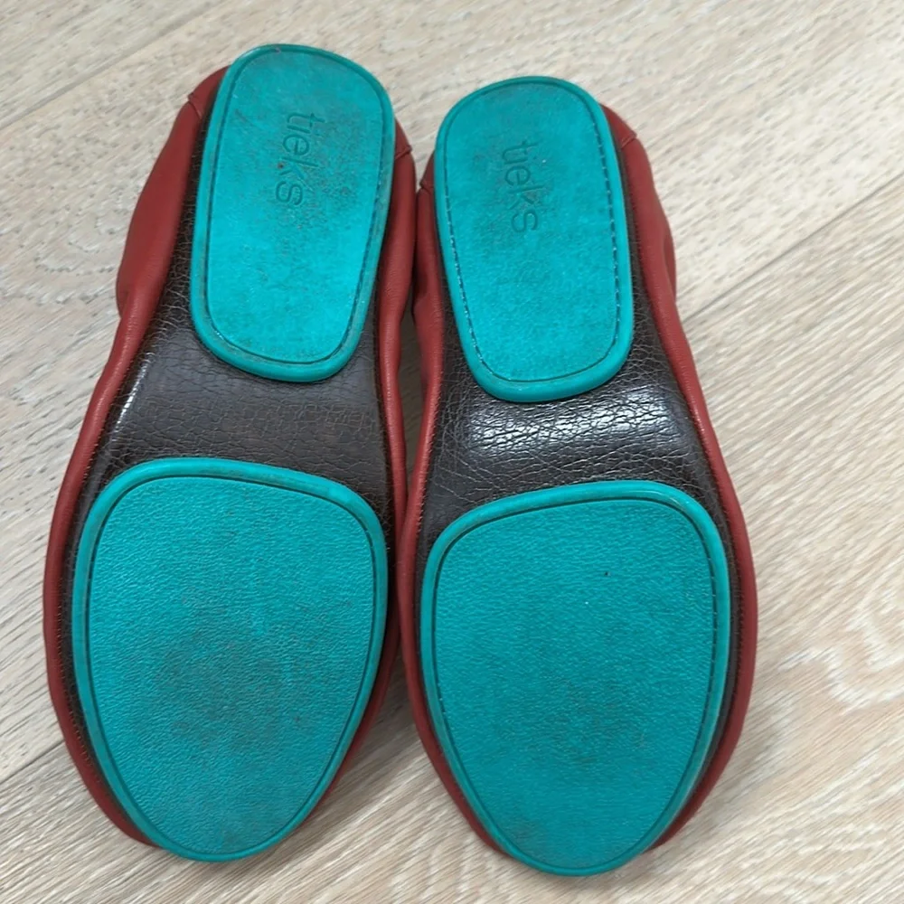 Tieks Red leather size 8 only worn twice - Picture 3 of 5